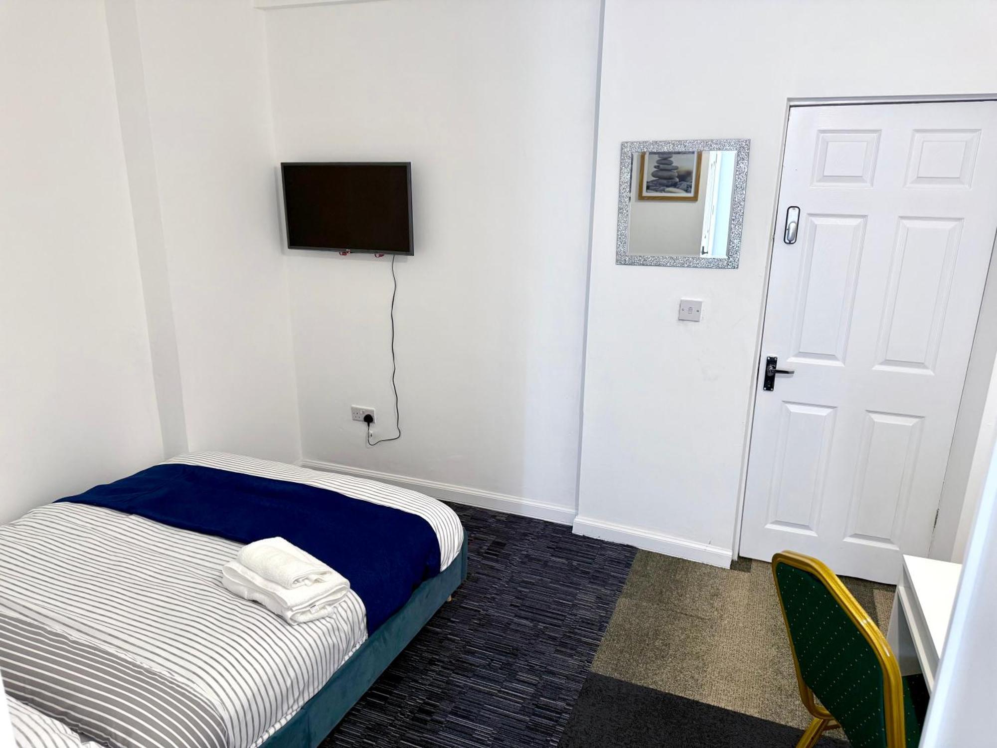 Hostel O5 *